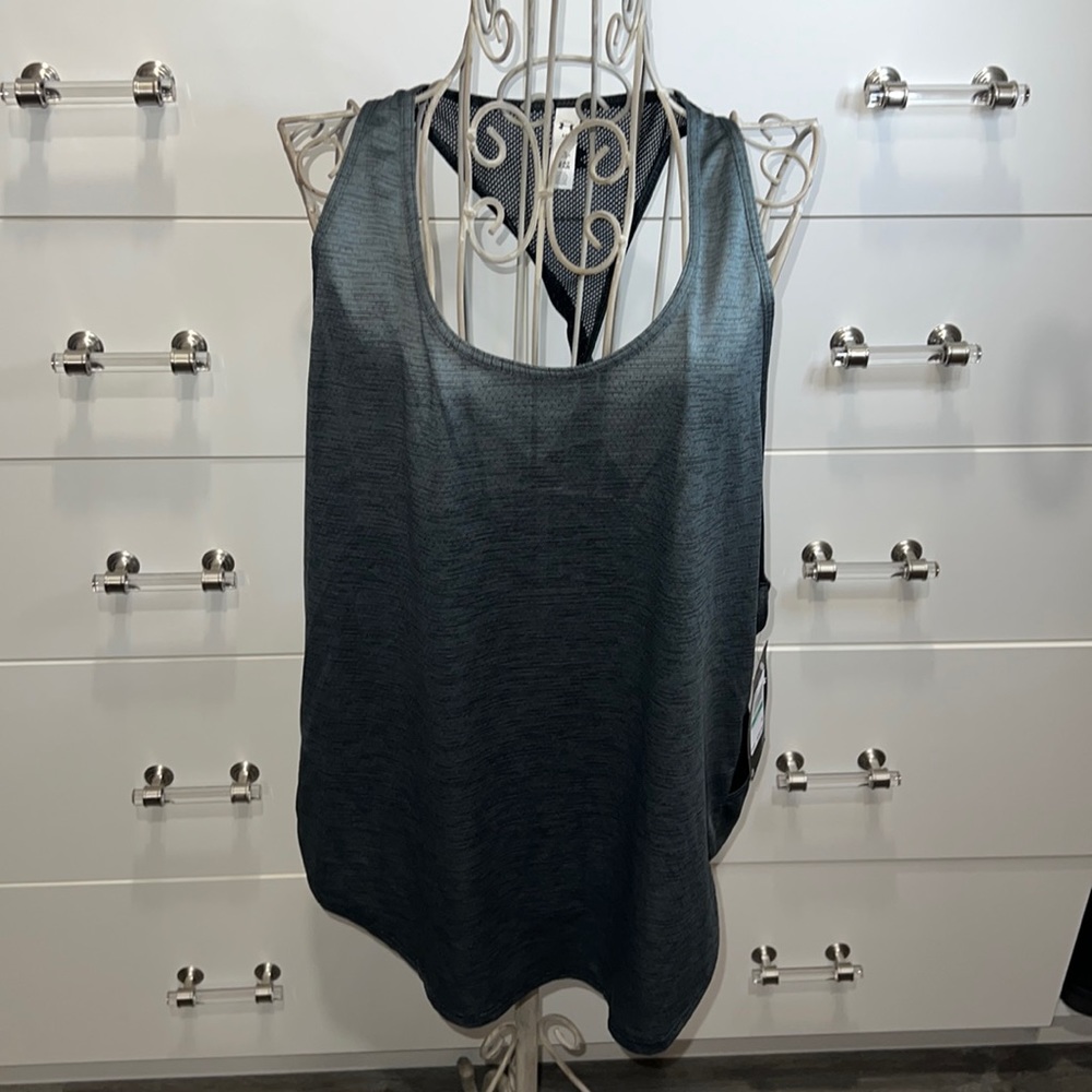 NWT-Under Armour twisted back tank top, size L